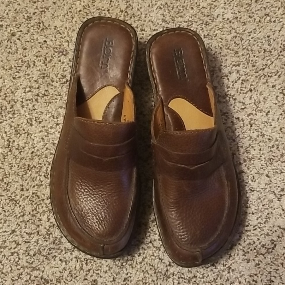 EUC Born clogs
